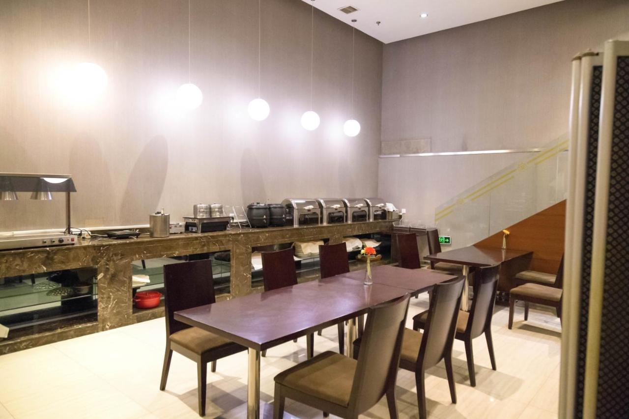 จินเจียง เมโทรโปโล เจิ้นเจียง เรลเวย์สเตชั่น ว่านต้าพลาซา Hotel ภายนอก รูปภาพ