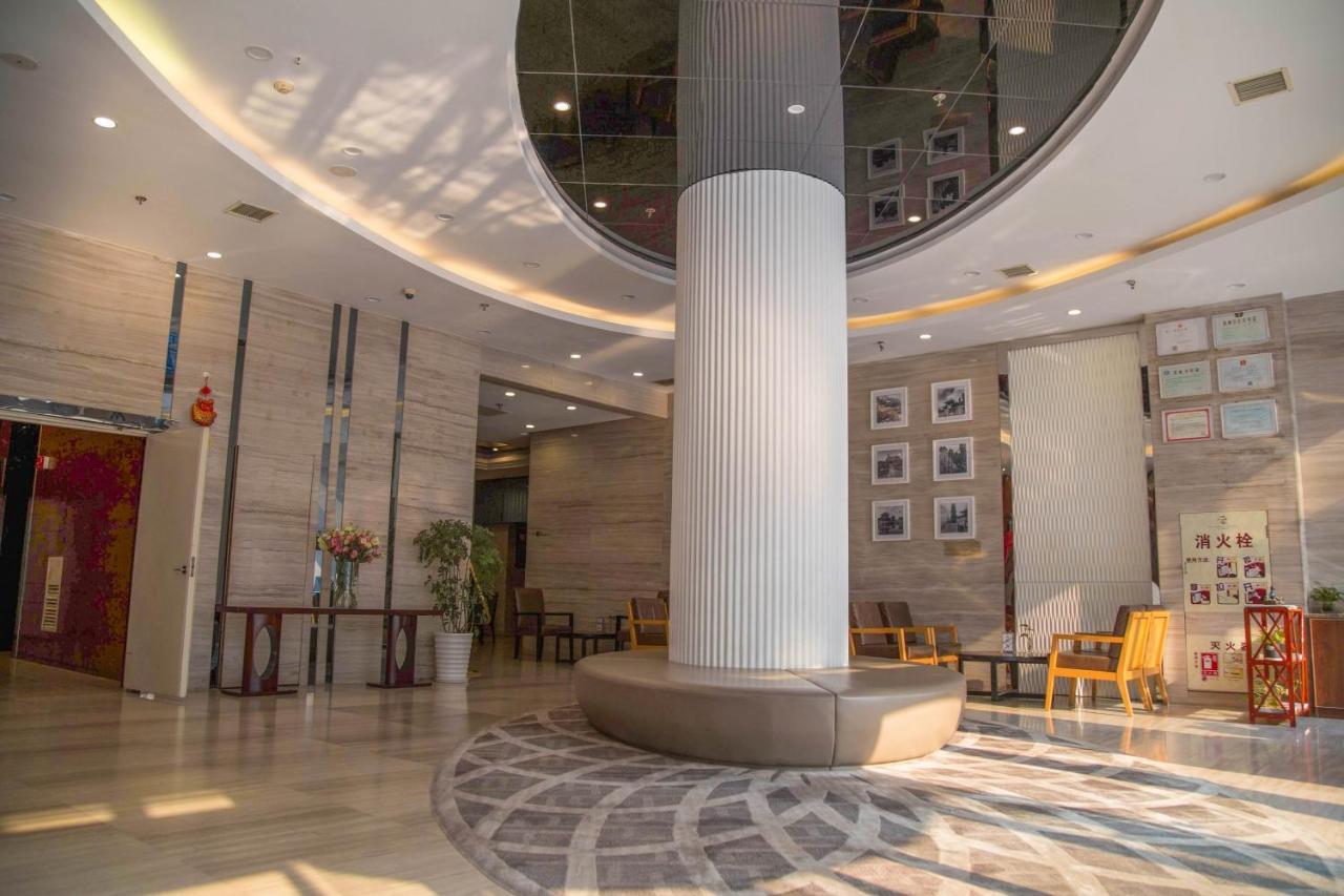 จินเจียง เมโทรโปโล เจิ้นเจียง เรลเวย์สเตชั่น ว่านต้าพลาซา Hotel ภายนอก รูปภาพ